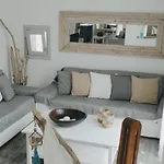 Akrotiri Villa Skyros