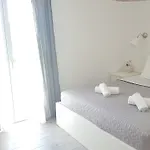 Akrotiri Villa *