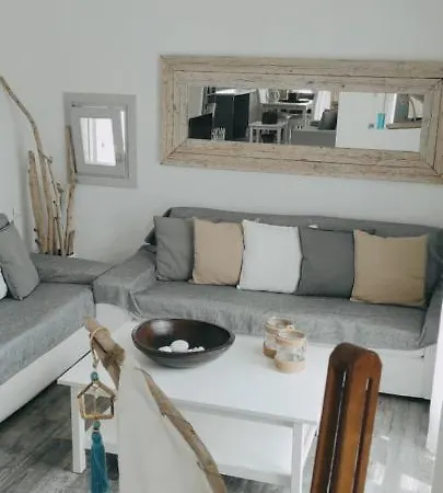 Akrotiri Villa Skyros