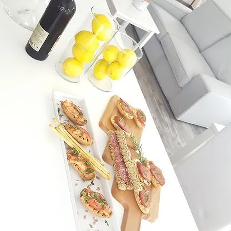 Akrotiri Villa Skyros