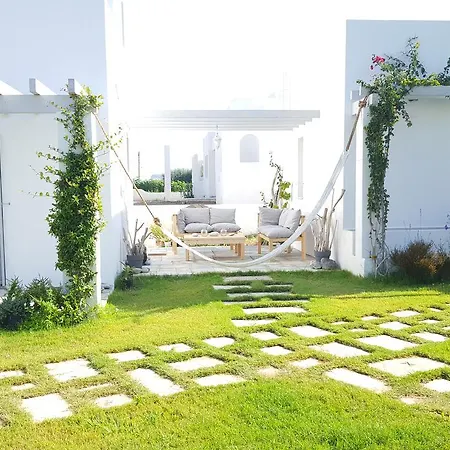 Akrotiri Villa Skyros