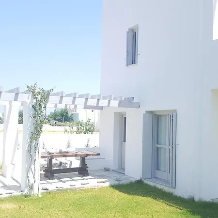 Akrotiri * Skyros